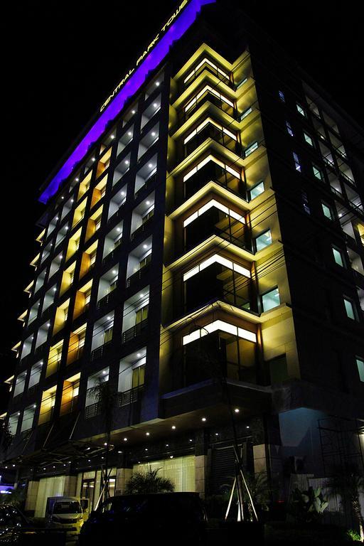 Central Park Tower Resort Анхелес Экстерьер фото