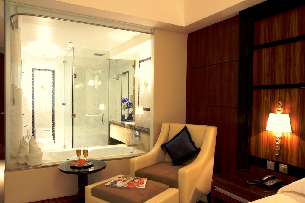 Central Park Tower Resort Анхелес Номер фото