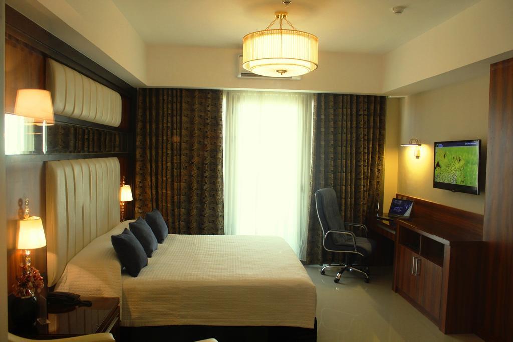 Central Park Tower Resort Анхелес Номер фото