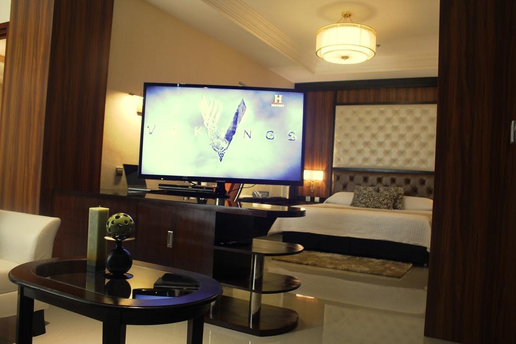 Central Park Tower Resort Анхелес Номер фото