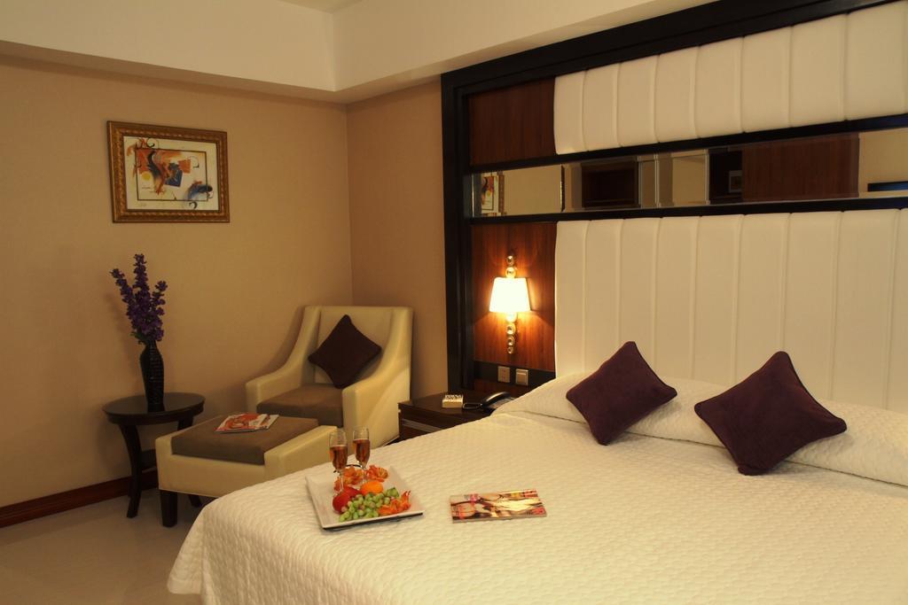 Central Park Tower Resort Анхелес Номер фото