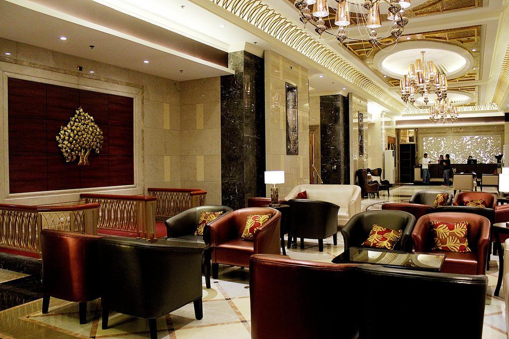 Central Park Tower Resort Анхелес Экстерьер фото
