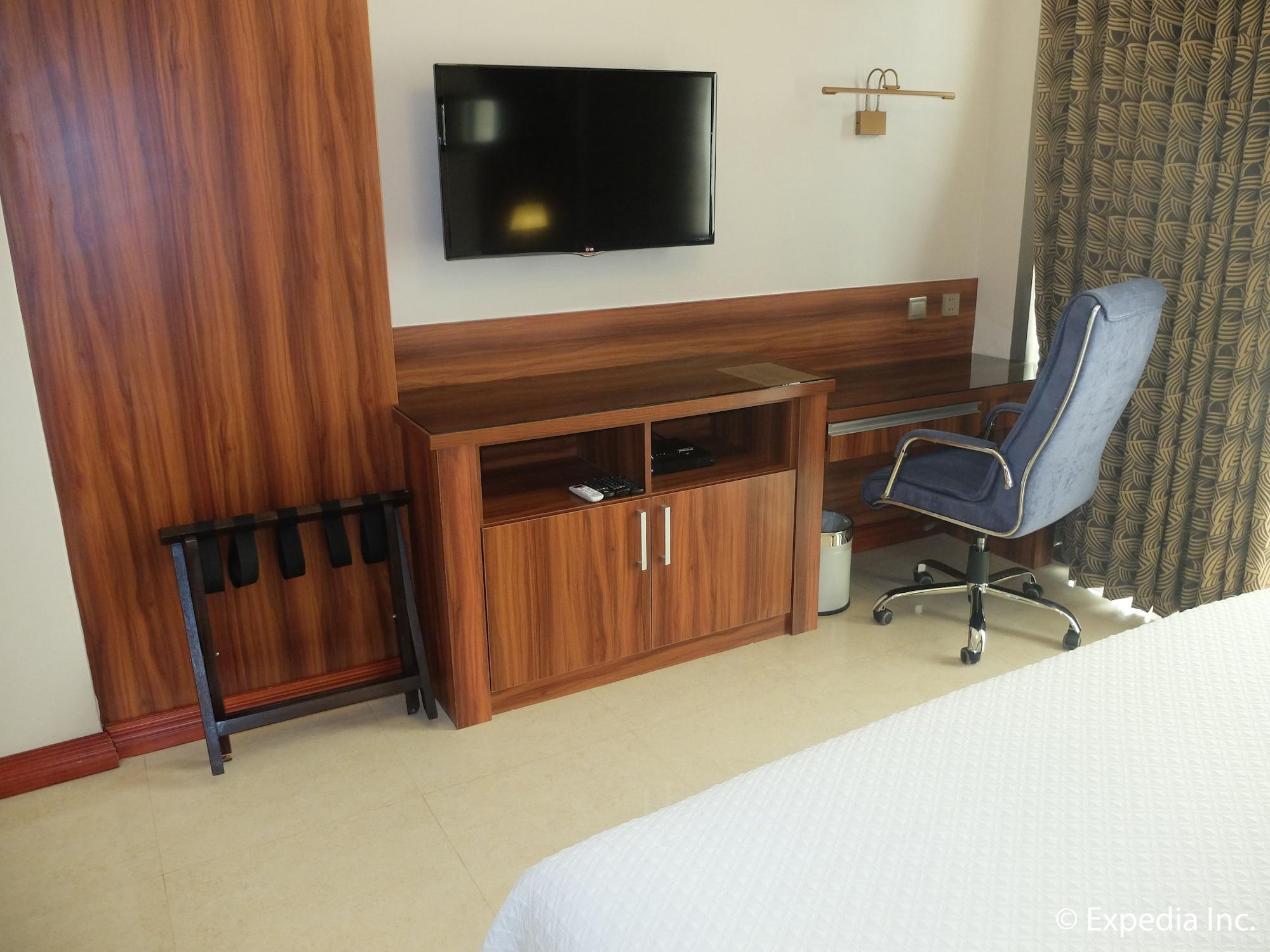 Central Park Tower Resort Анхелес Экстерьер фото